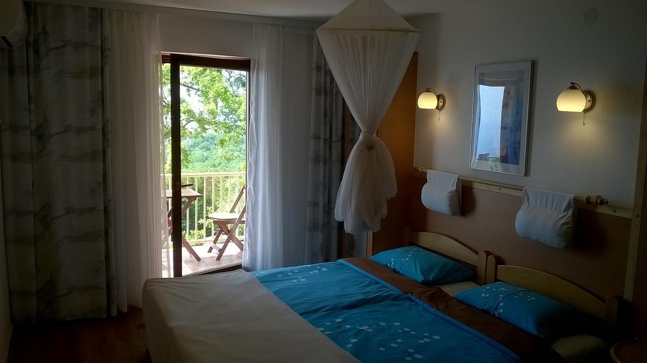 Studios Peric Sveti Stefan Exterior photo